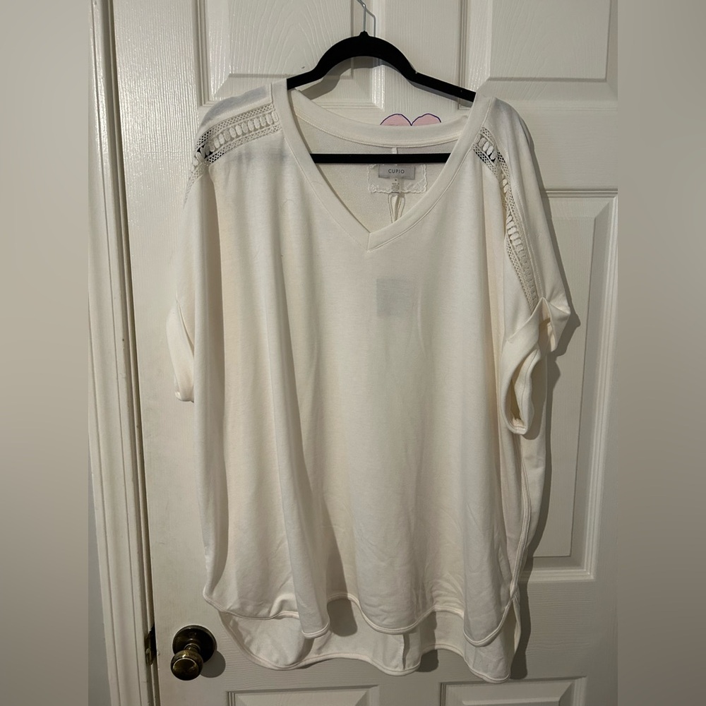 Cupio loose fit knit shirt with shoulder detailing